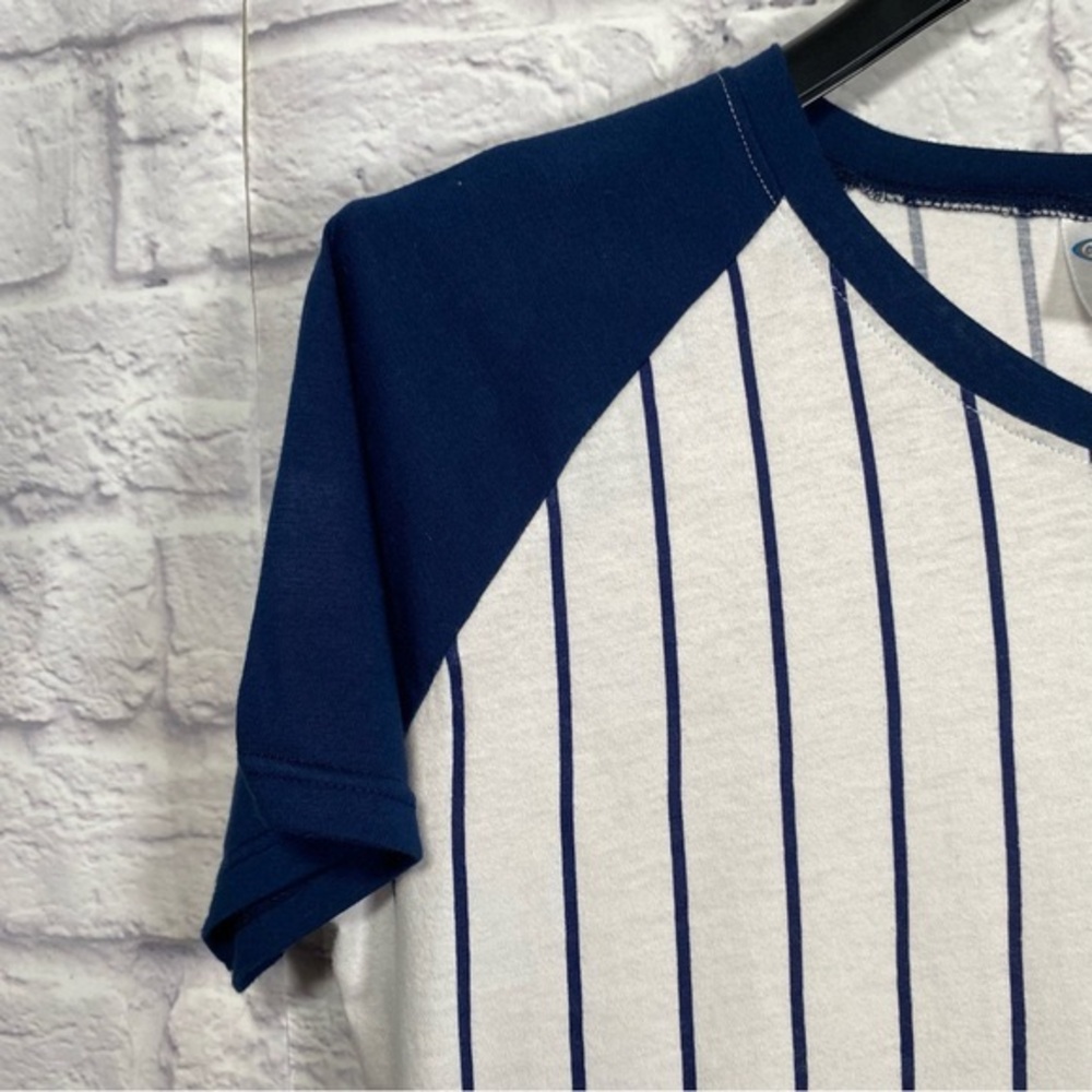 New York Yankees Pinstripe Nightshirt Size Medium - Picture 2 of 6